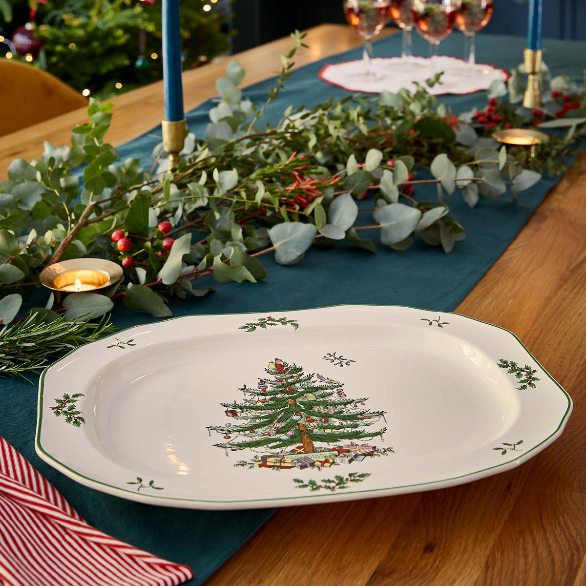 Christmas Tree Sculpted Oval Platter, 14 Inch image number null